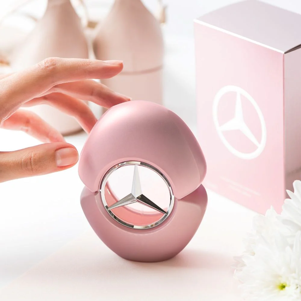 Echantillon Mercedes-Benz Woman - Image 3